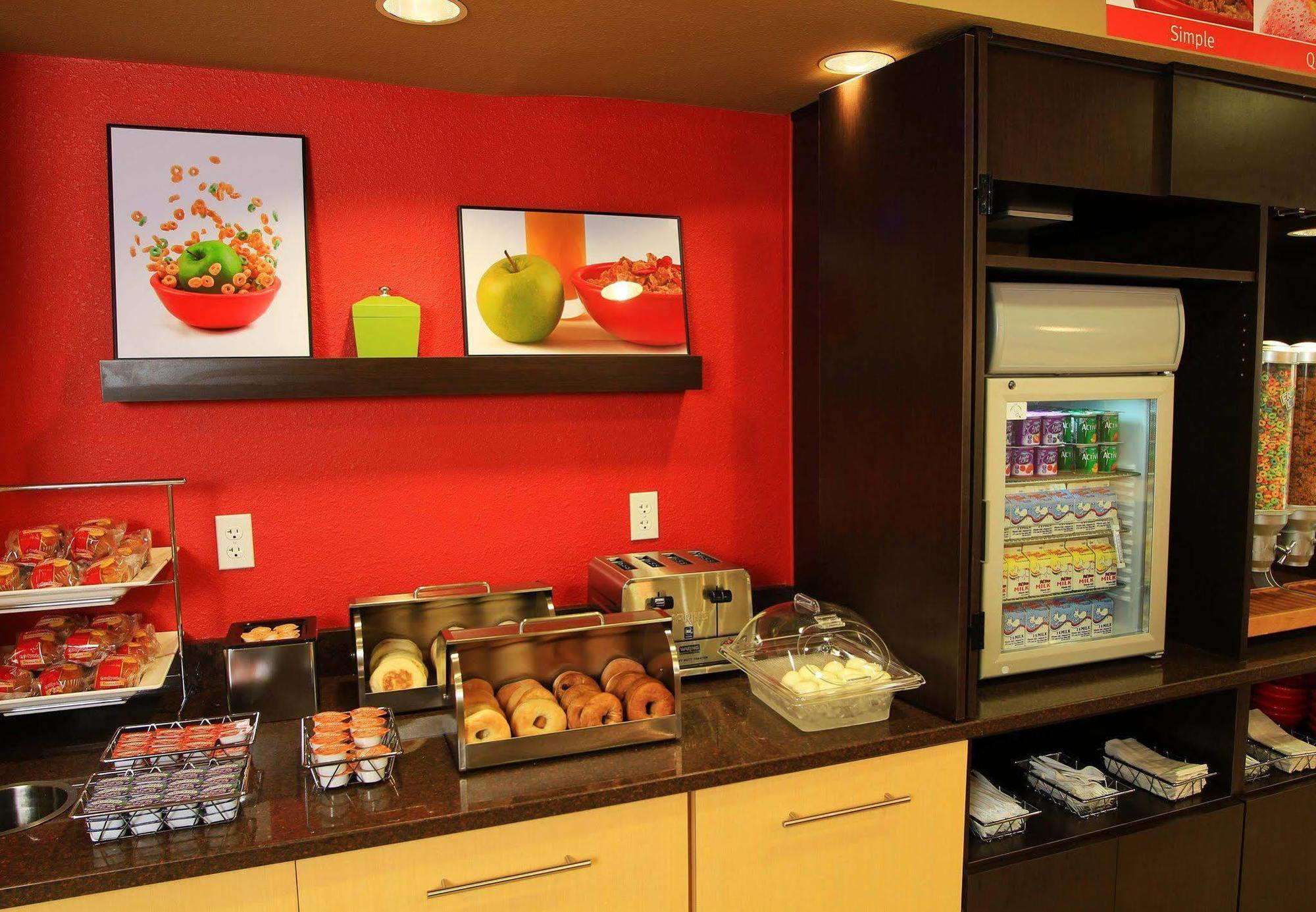 Towneplace Suites By Marriott איסט לנסינג מסעדה תמונה