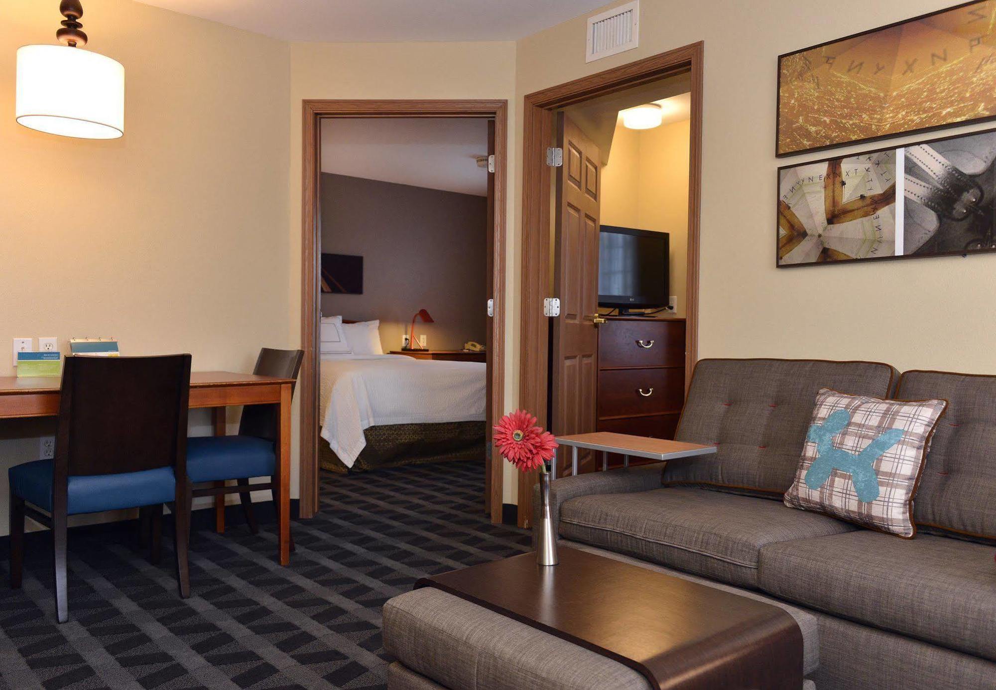Towneplace Suites By Marriott איסט לנסינג מראה חיצוני תמונה