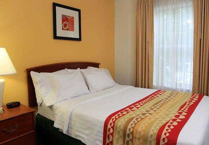 Towneplace Suites By Marriott איסט לנסינג מראה חיצוני תמונה